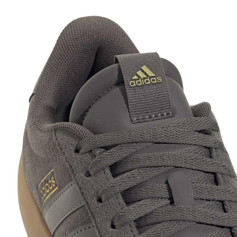 IH8910_8_FOOTWEAR_Photography_Detail View 1_white
