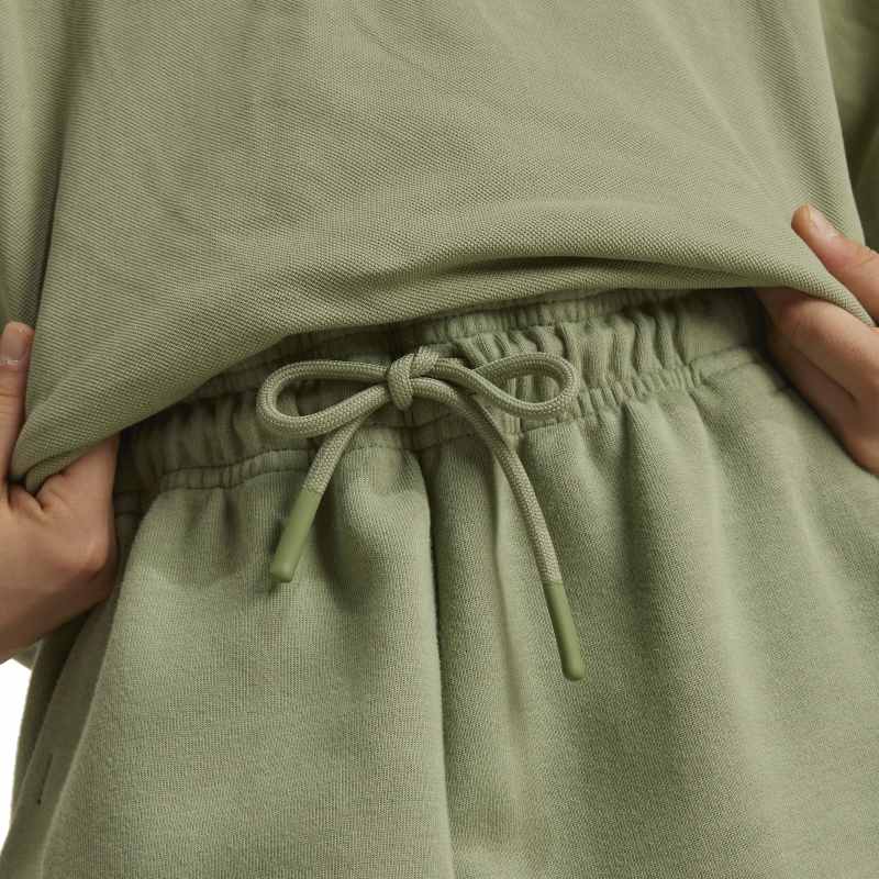 IX3617_7_APPAREL_On Model_Detail View 2_white
